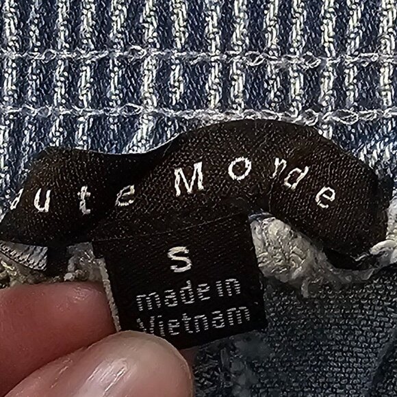 !!!NWT!!! Women’s Light Wash Denim Jogger, Small - Picture 2 of 10